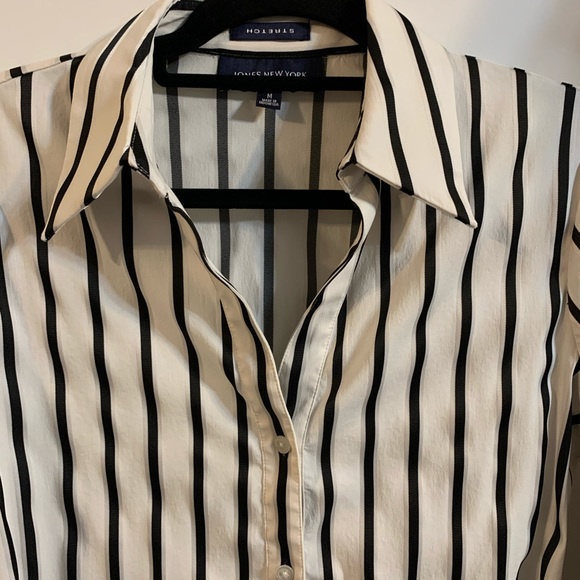 Jones New York Striped v-neck fitted button down blouse - Picture 3 of 8